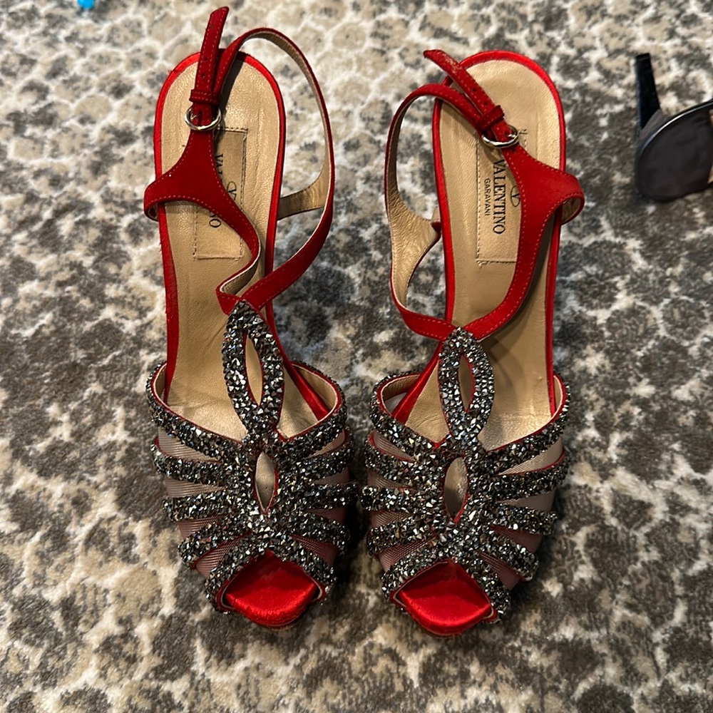 Valentino red pump